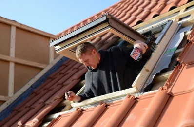 Pose de fenêtres de toit Velux à Courtomer